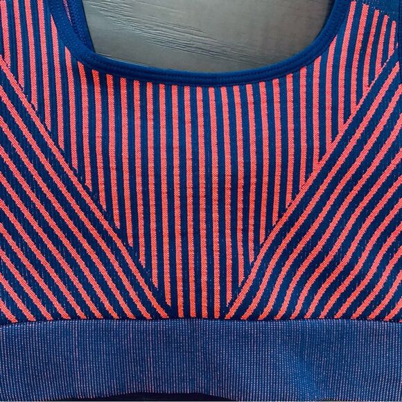RARE Fabletics Pacific Blue/Hot Orange Ribbed Seamless Low Impact Sports Bra XS - Picture 6 of 8
